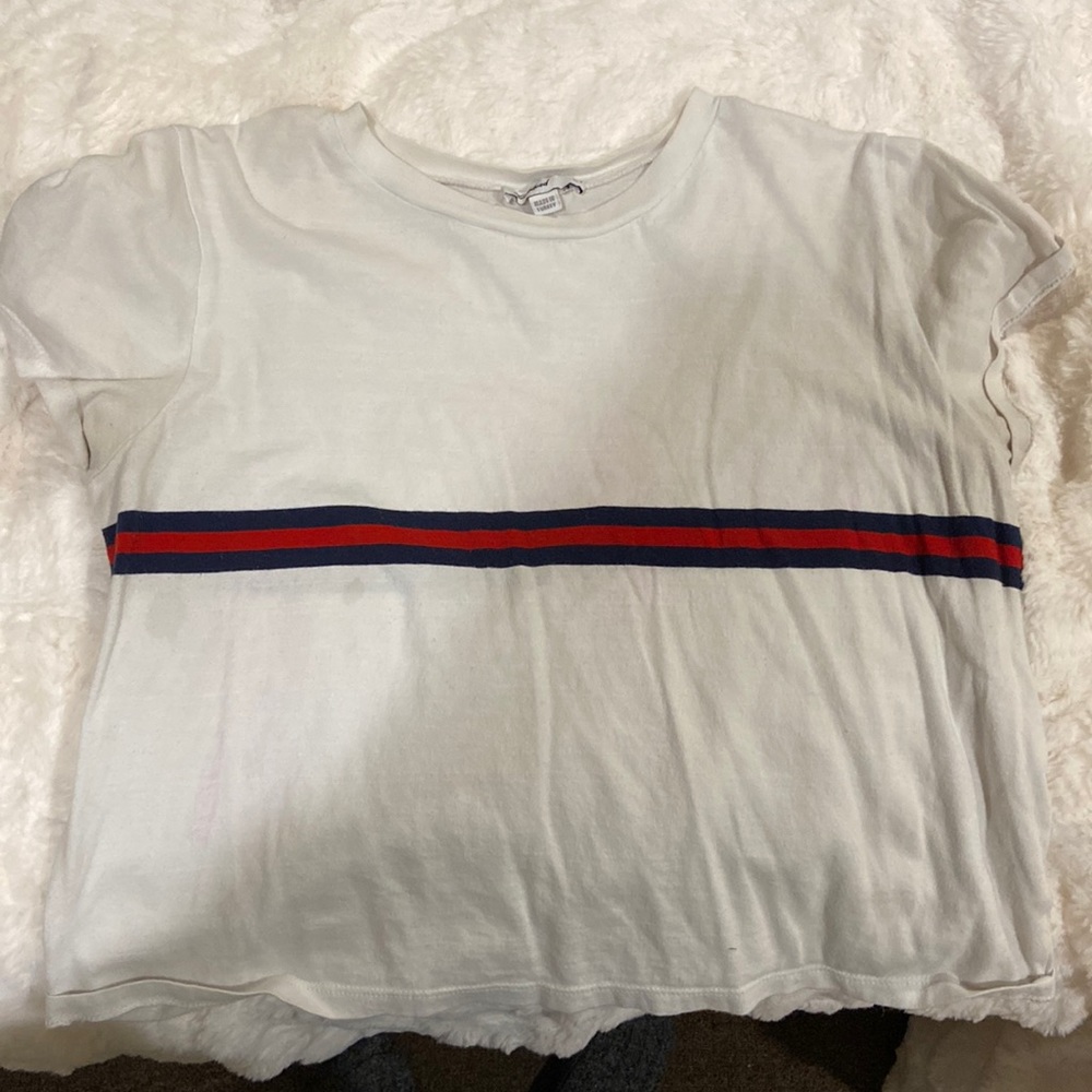 white cropped tee with red and blue stripe